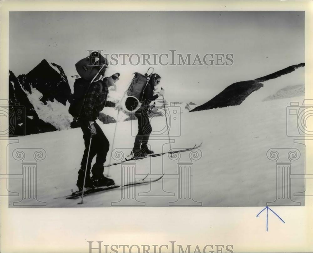 1978 Press Photo Dr. Jurgen Meyer Arendt Glacier Study - orb21277 - Historic Images