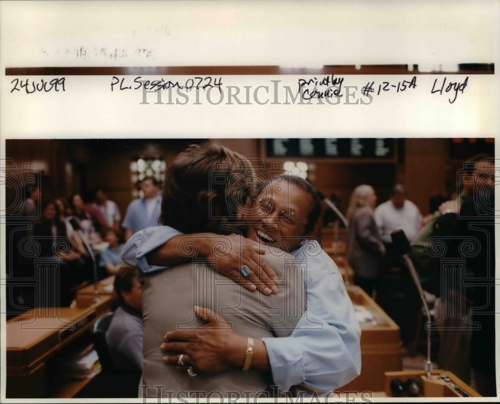 1999 Press Photo Legislative Session Gone Right In Oregon For This Person - Historic Images