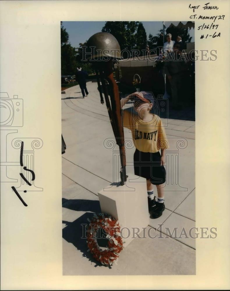 1997 Press Photo Memorial Day - orb22187 - Historic Images