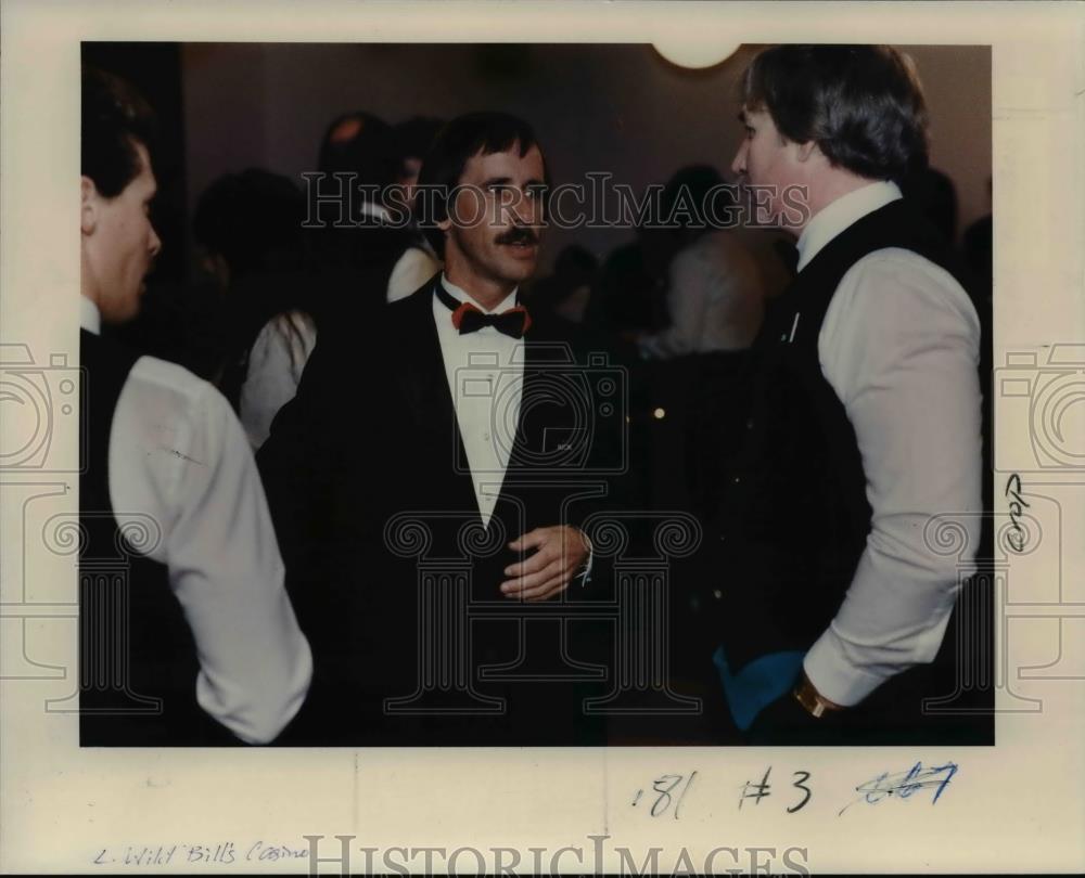 1988 Press Photo Casino boss Richard Walker watches the action - orb25560 - Historic Images