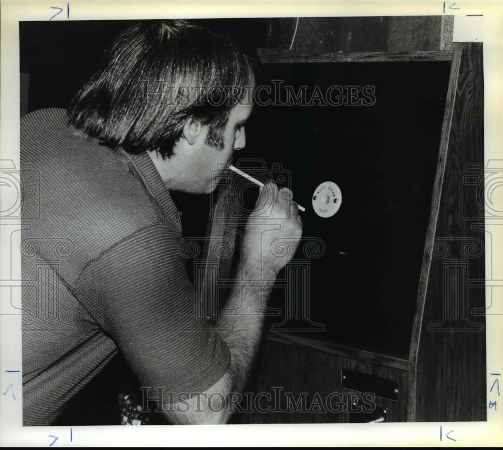 1978 Press Photo Tavern manager Peter McGregor on drunk driver test - orb25641 - Historic Images