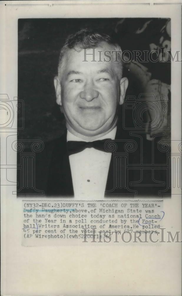 1965 Press Photo Football coach, Duffy Daugherty, named Coach of the Year - Historic Images