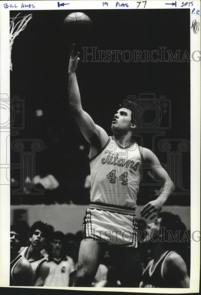 1985 Press Photo GSL basketball star Bill Ames goes up for the hook - sps01199 - Historic Images