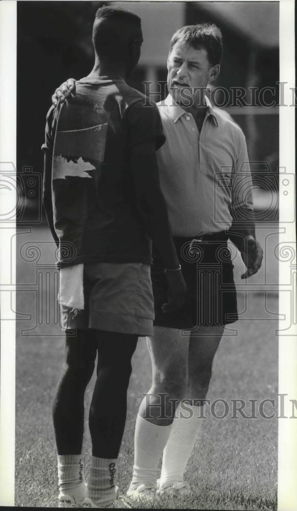 1988 Press Photo CCS football coach John Buck - sps01207 - Historic Images