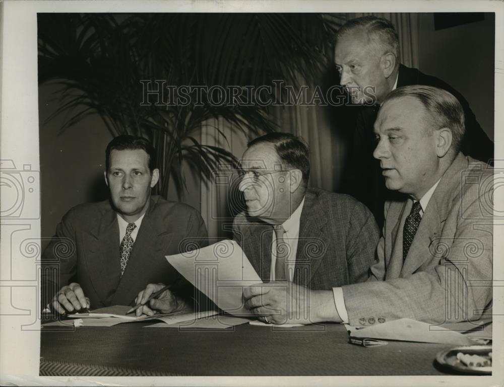 1945 Press Photo New York Eastern Governors Discuss Food Shortages NYC - Historic Images