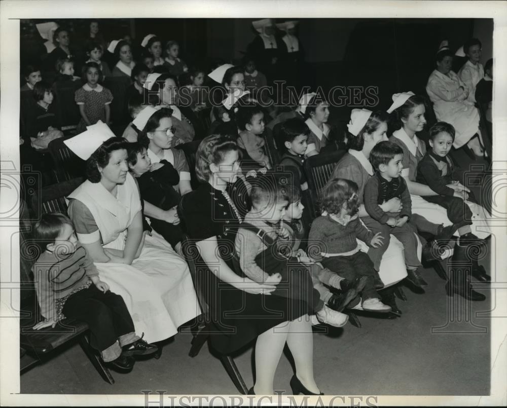 1941 Press Photo New York Tenement Children Give Annual Party NYC - neny06666 - Historic Images