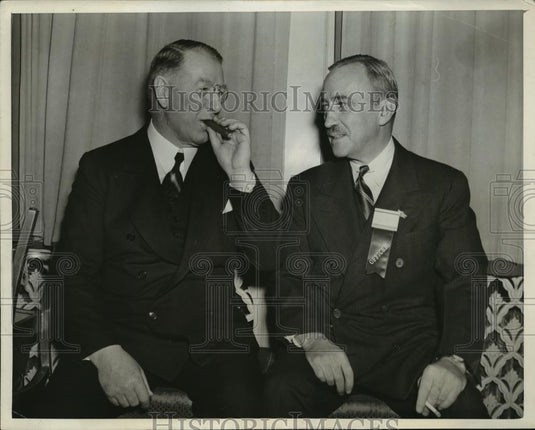 1942 Press Photo New York Navy Secretary Frank Knox talks with Witherow NYC - Historic Images
