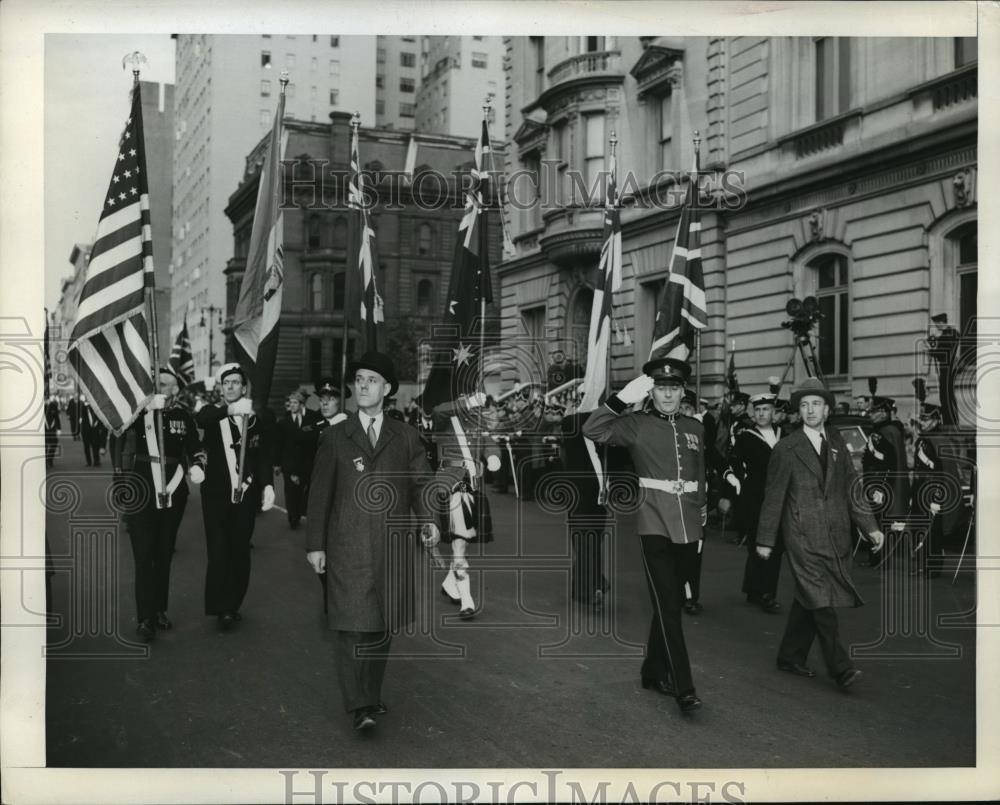 1942 Press Photo New York French War Veterans march in parade NYC - neny06716 - Historic Images