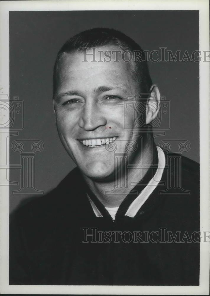 1961 Press Photo Football player, Ken Carpenter - sps01419 - Historic Images