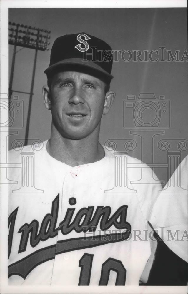 1966 Press Photo Baseball star Brack Bailey ready for the game - sps01566 - Historic Images