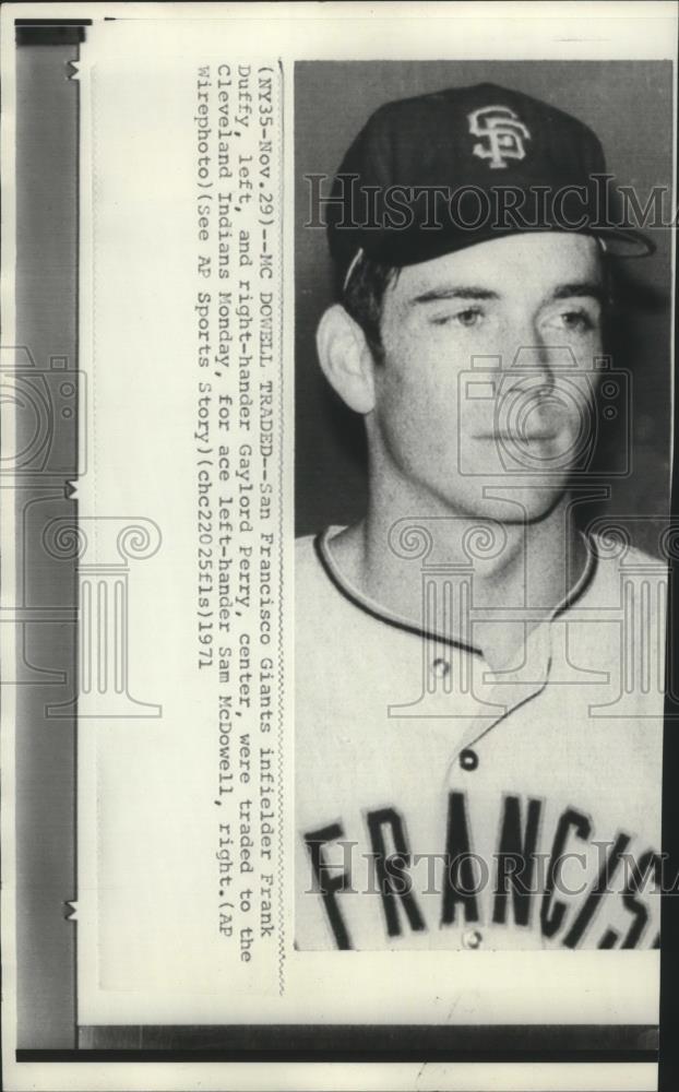 1971 Press Photo San Francisco Giants infielder Frank Duffy, left, is baseball - Historic Images