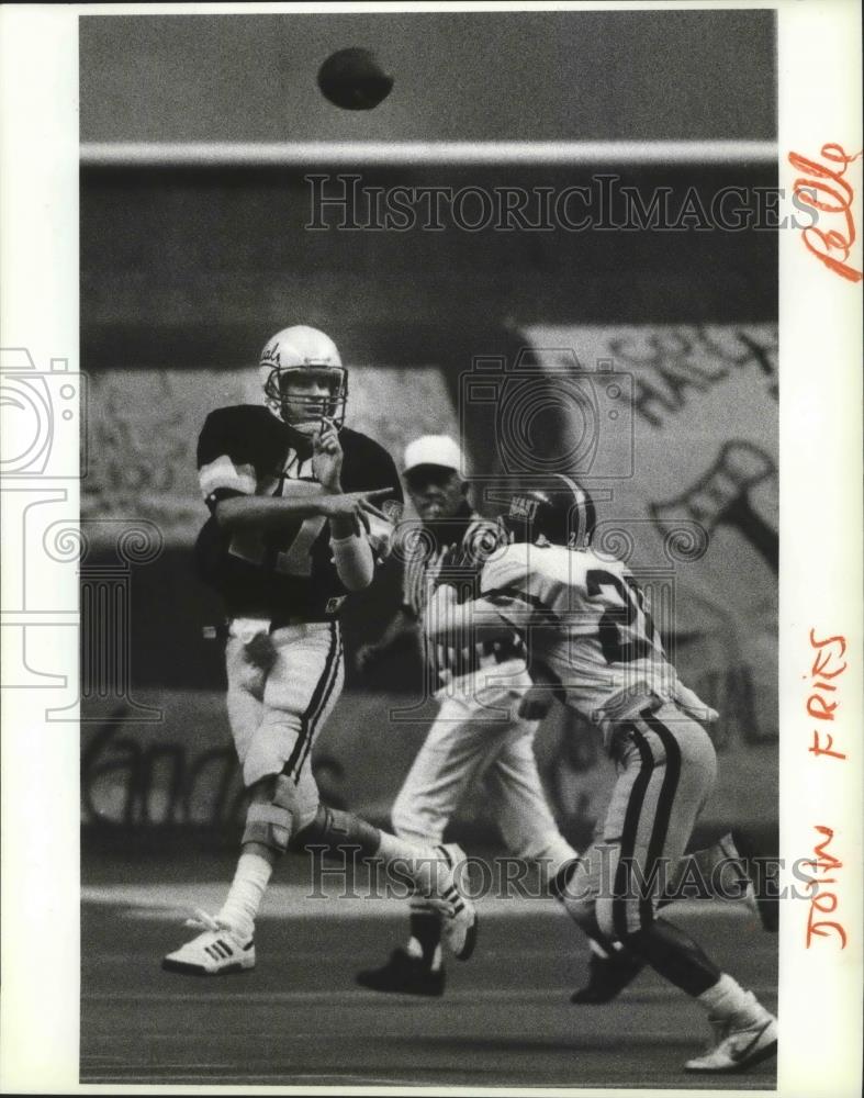 1988 Press Photo Idaho football quarterback, John Friesz, in action - sps01742 - Historic Images