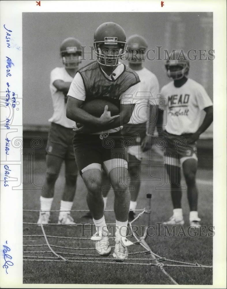 1990 Press Photo Mead&#39;s Jason Ailor, All-GSL football running back at training - Historic Images