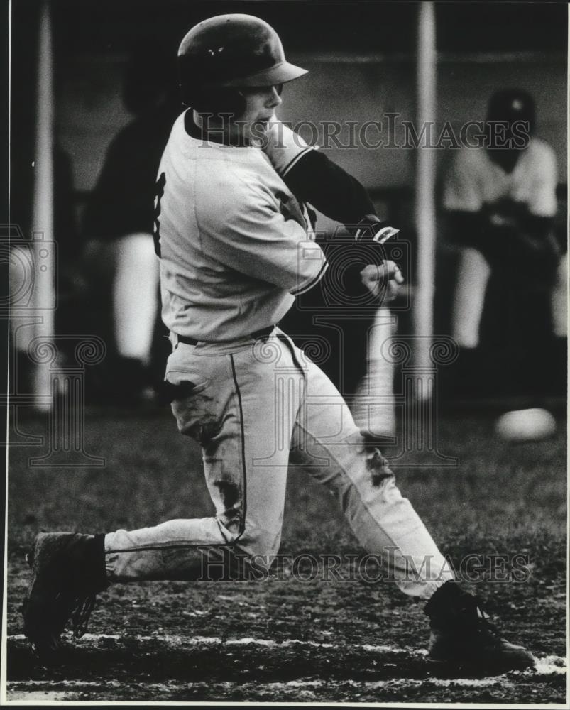 1993 Press Photo West Valley baseball center fielder, Dan Andrews, in action - Historic Images