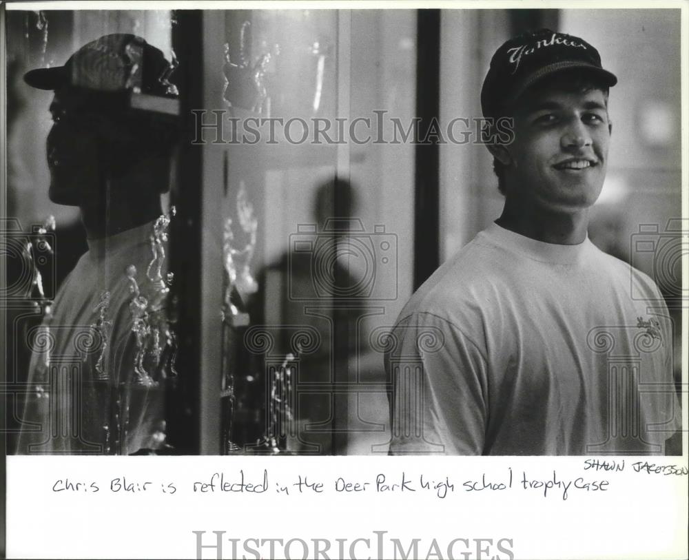 1993 Press Photo Deer Park football player,Chris Blair, reflected in trophy case - Historic Images