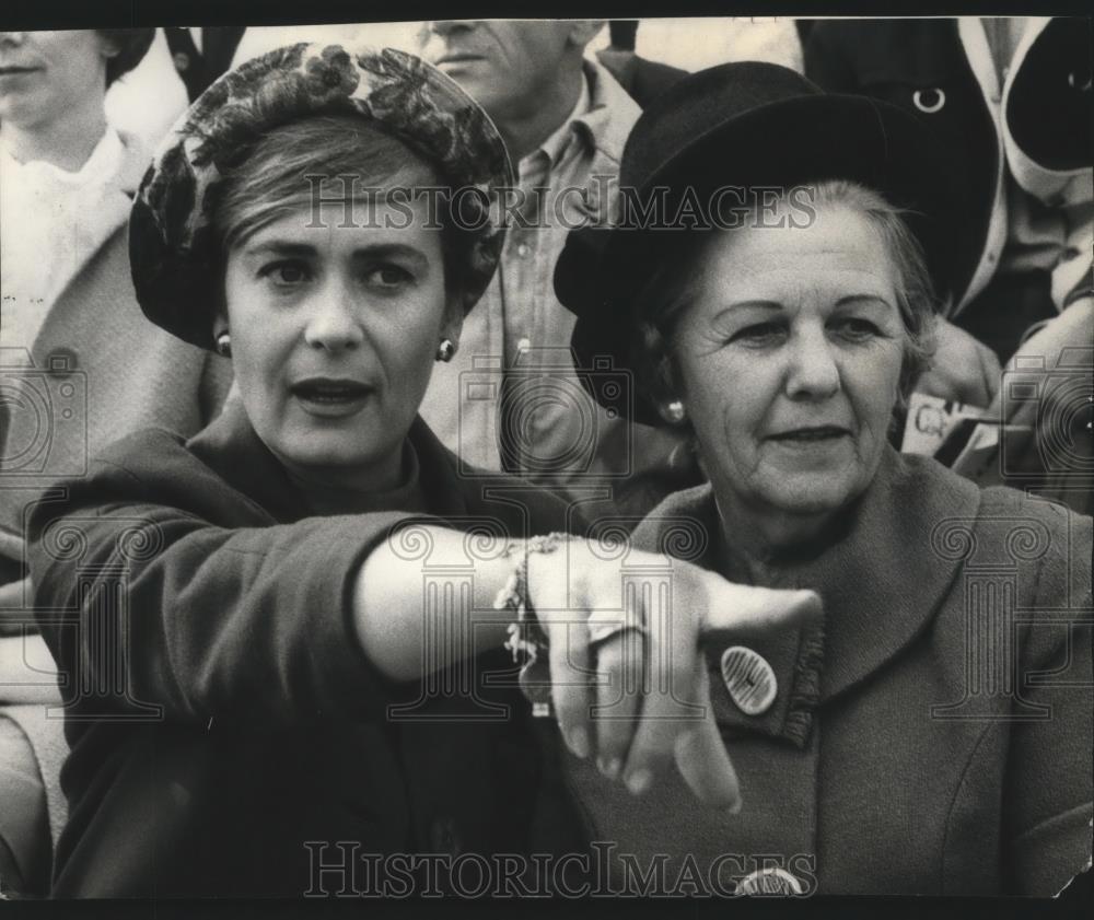 1964 Press Photo Mrs. Bert Clark-Wife of Washington State University Head Coach - Historic Images