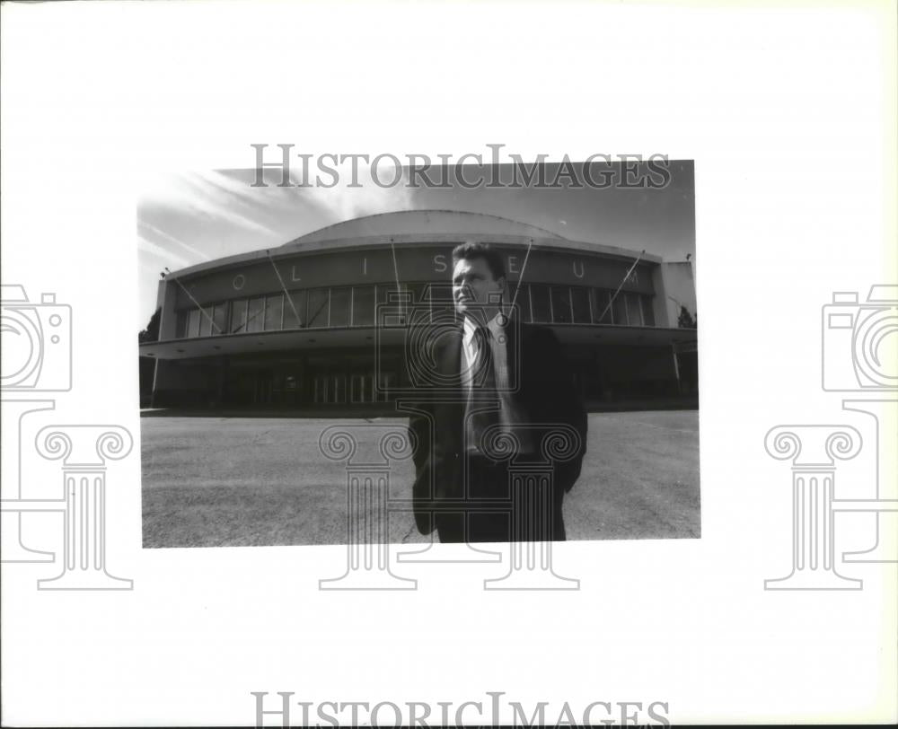 1990 Press Photo Bobby Brett Stands in Front of Spokane Sports Stadium - Historic Images