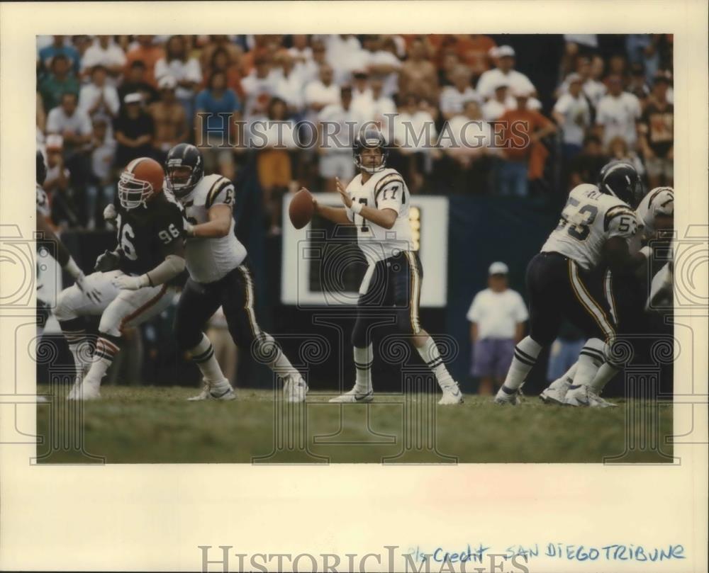 1991 Press Photo John Friesz-Quarterback for the San Diego Chargers Sets Play - Historic Images