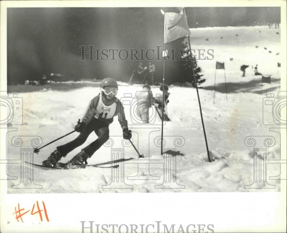 1979 Press Photo Skier Jamie Fitzgerald glides on snow - sps02336 - Historic Images