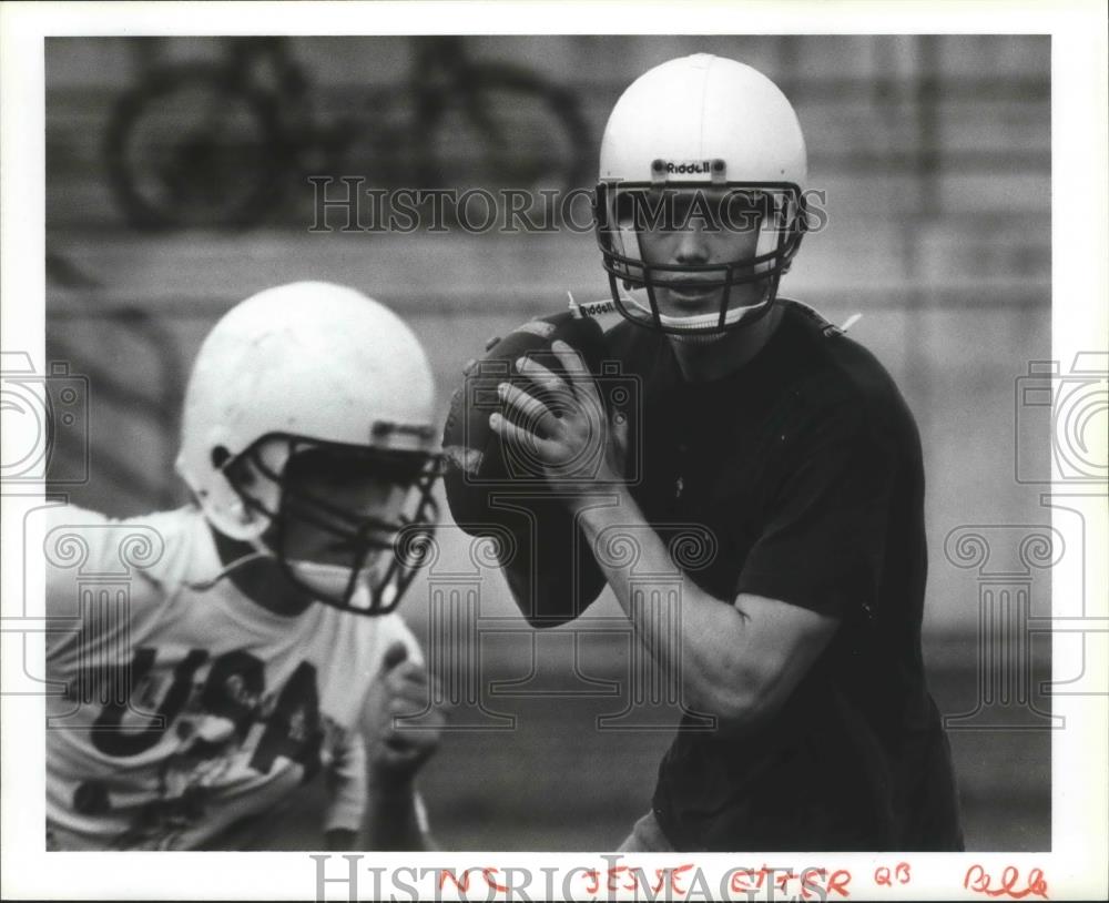 1991 Press Photo North Central football quarterback Jesse Etter - sps02378 - Historic Images