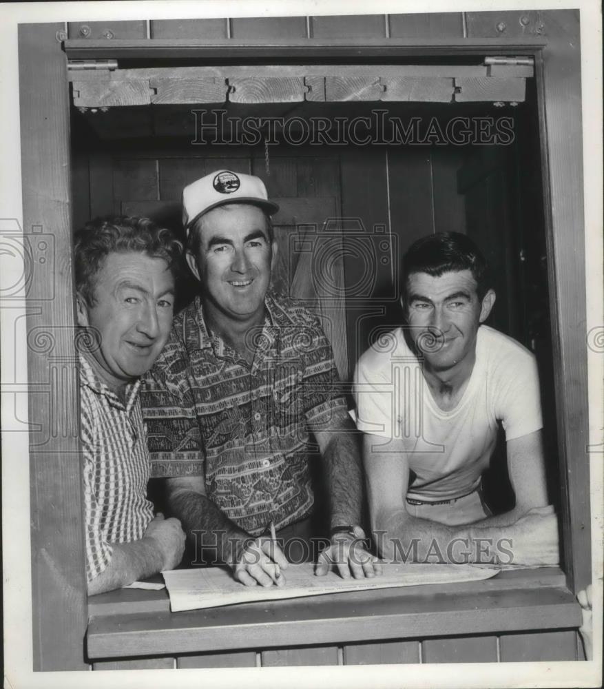 1956 Press Photo Golfer Joe Dugan with family - sps02444 - Historic Images