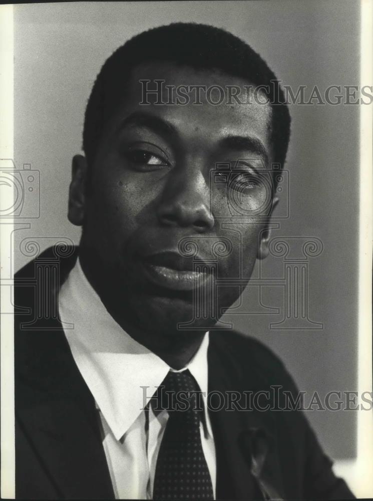 1982 Press Photo UCLA basketball coach, Larry Farmer - sps02489 - Historic Images