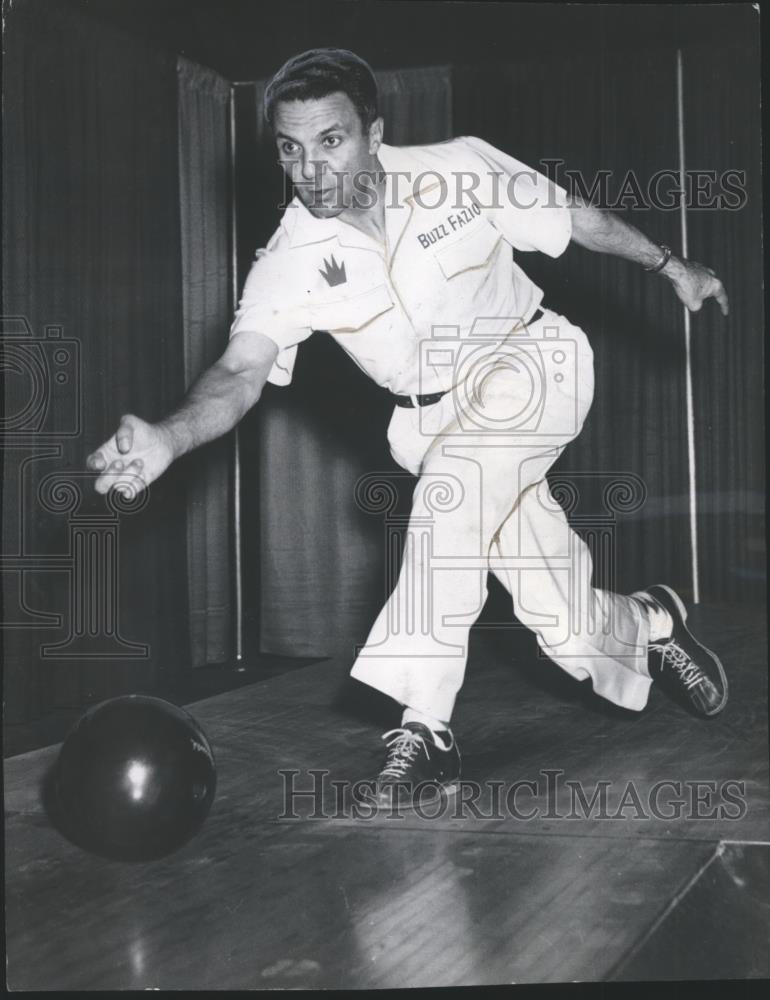 1955 Press Photo Bowler Buzz Fazio in action - sps02493 - Historic Images