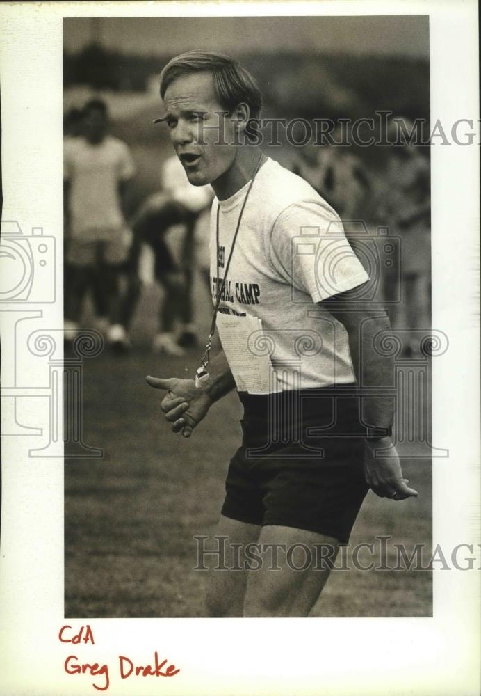 1990 Press Photo Greg Drake-High School Football Coach Getting Animiated - Historic Images