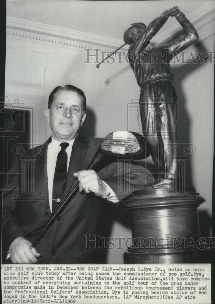 1969 Press Photo Joeseph C. Dye Junior-Commissioner of Professional Golf - Historic Images