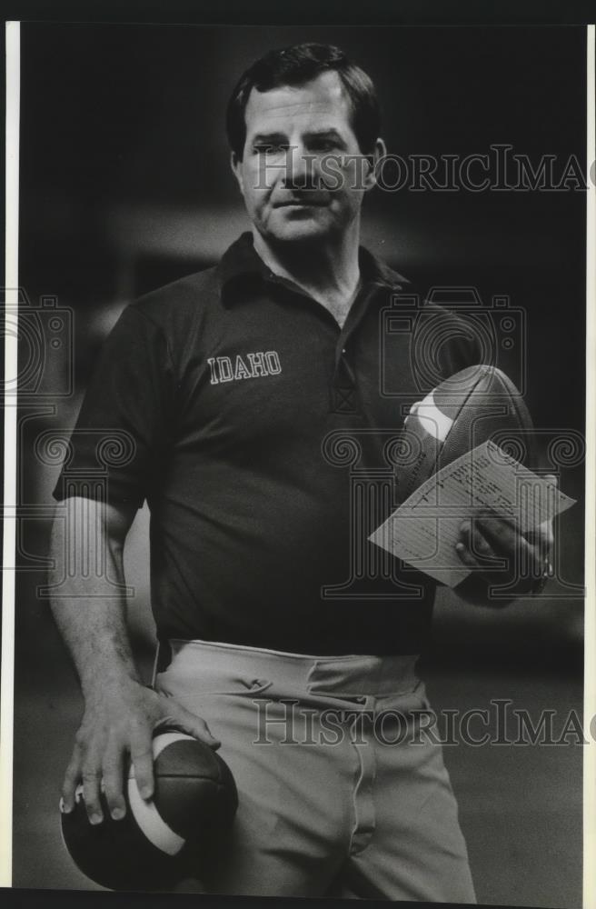 1986 Press Photo Bill Diedrick-Idaho College Football Coach in Action - sps02740 - Historic Images