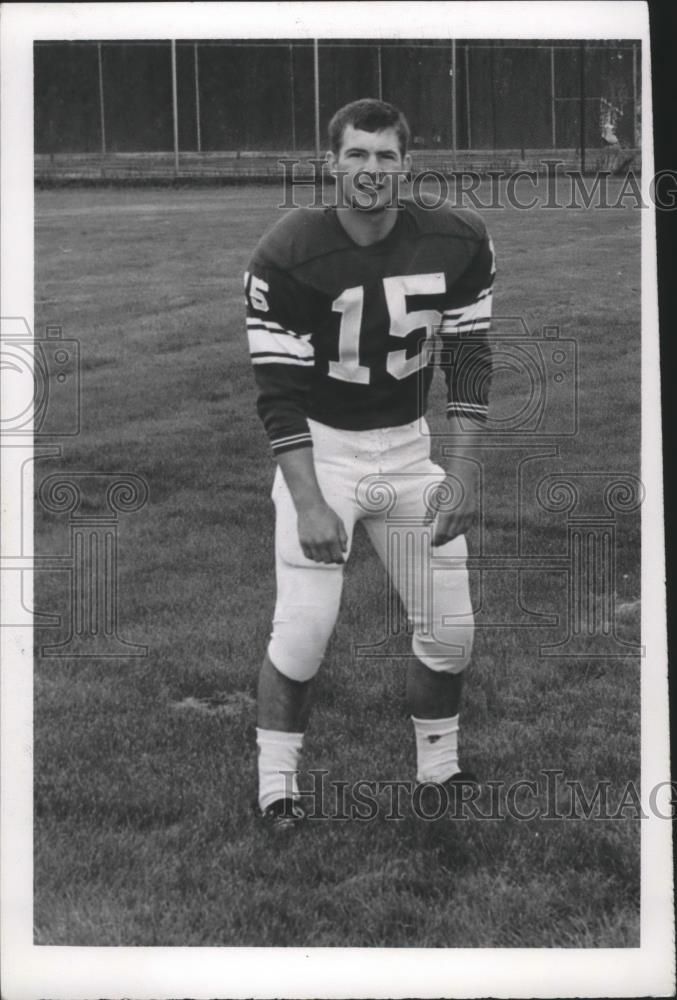 1966 Press Photo Bill Diedrick Junior of EWS Football Team Smiles on Field - Historic Images