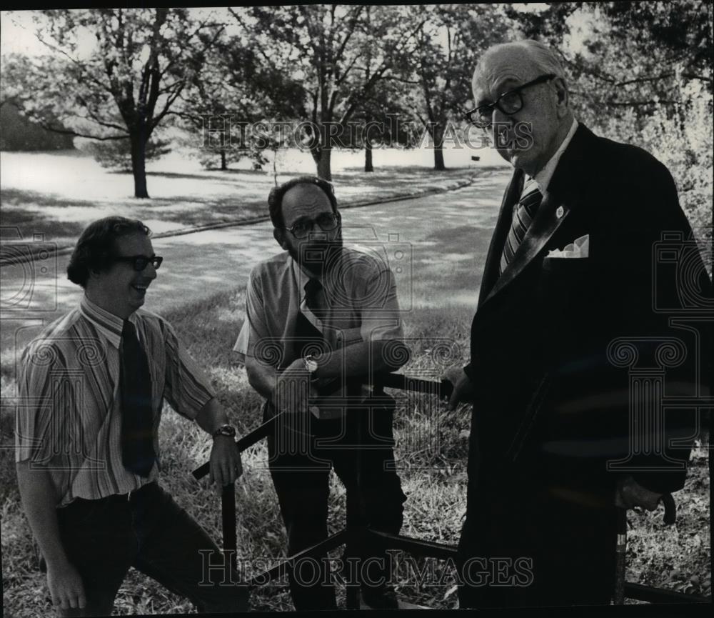 1977 Press Photo Menninger Family at the Menninger Foundation - spa12338 - Historic Images