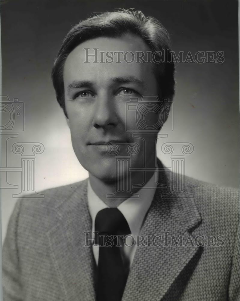 1968 Press Photo Karl PA Hoffman the agency manager of Equitable of Iowa - Historic Images