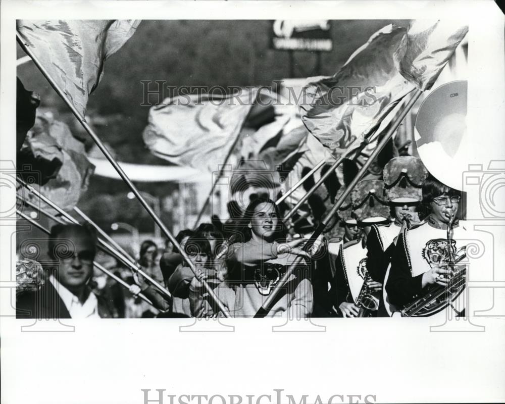 1972 Press Photo Veterans Day Parade - orb61398 - Historic Images
