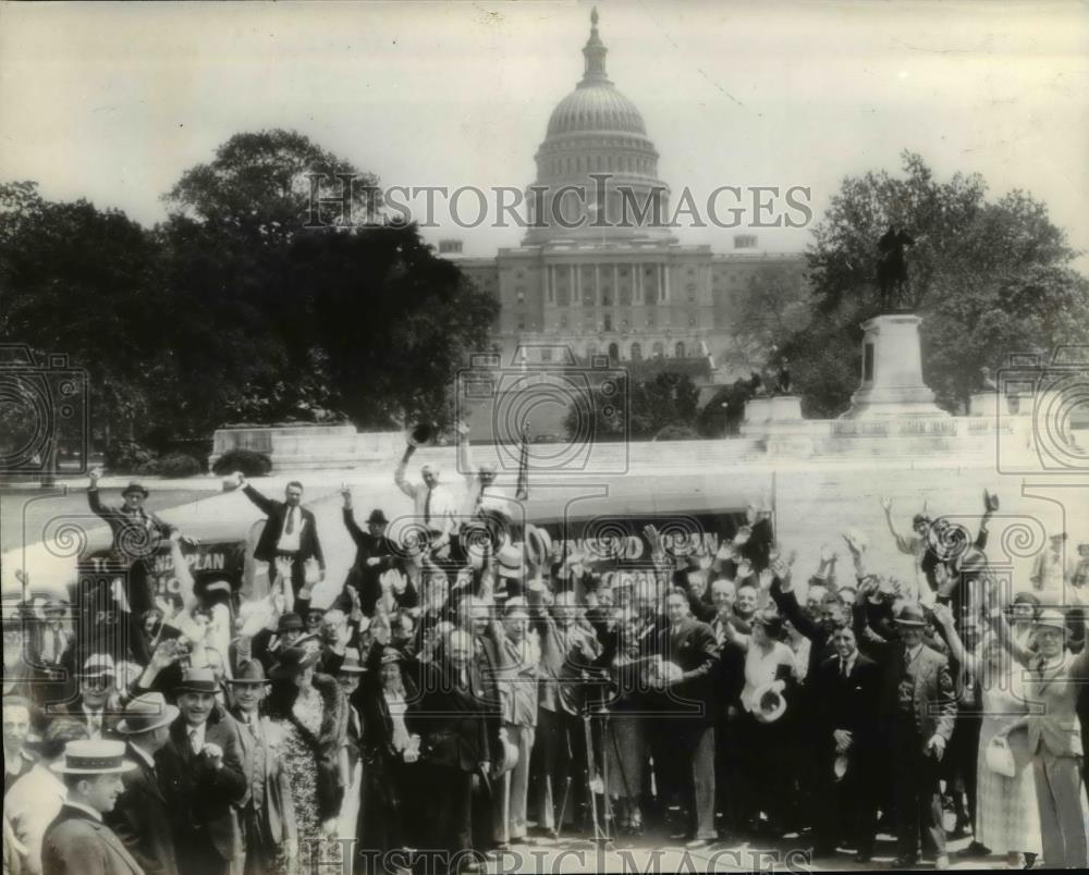 1936 Press Photo Sponsors of Townsend plan in Washington with petitions - Historic Images