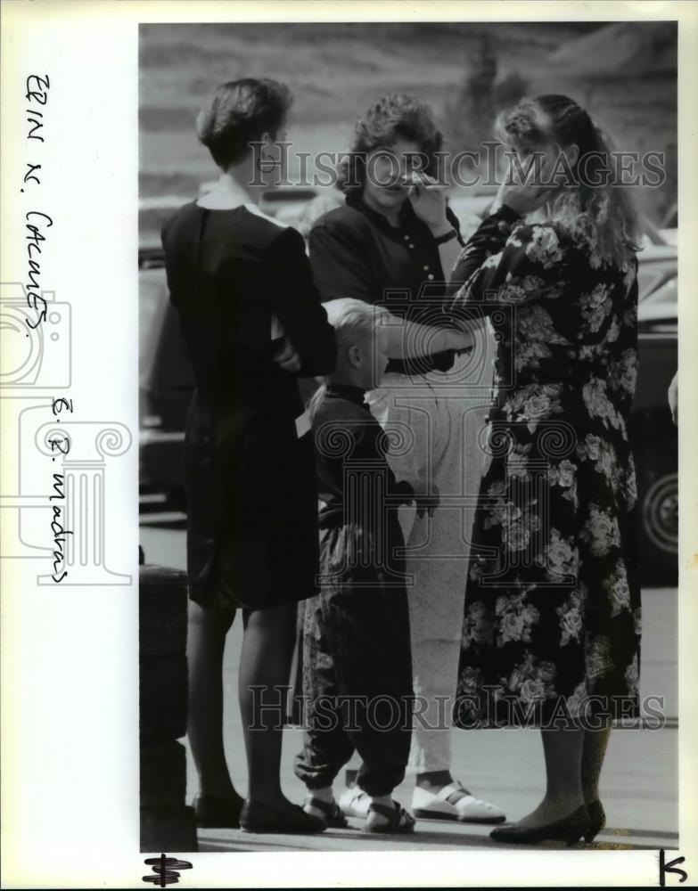 1992 Press Photo Oregon funeral orb70869 Historic Images