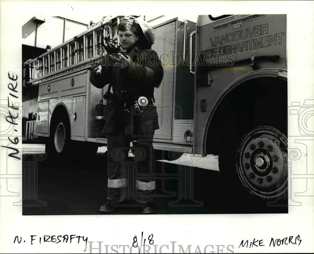 1988 Press Photo Firefighters, Washington, Bob Wile - orb71714 - Historic Images