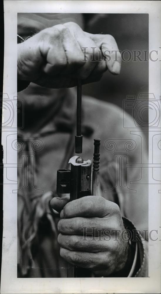 1967 Press Photo An old stock gun is delicately tooled with brass decoration - Historic Images