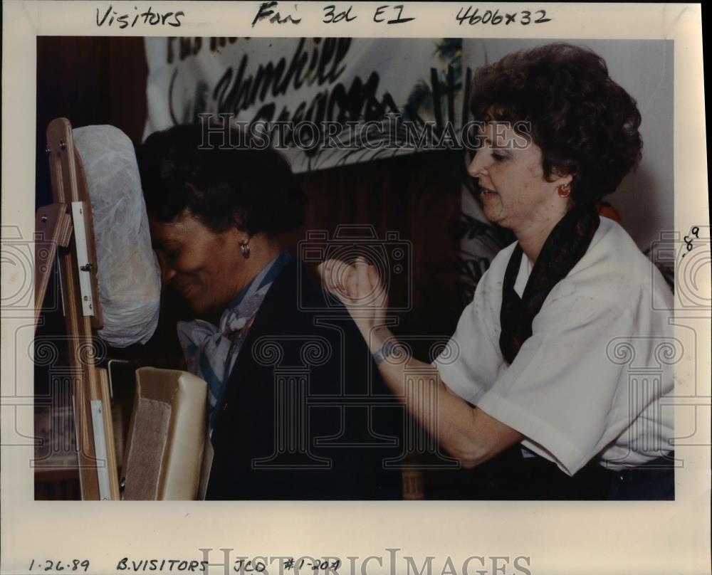 1989 Press Photo Diana Moore, a licensed massage therapist - orb76594 - Historic Images