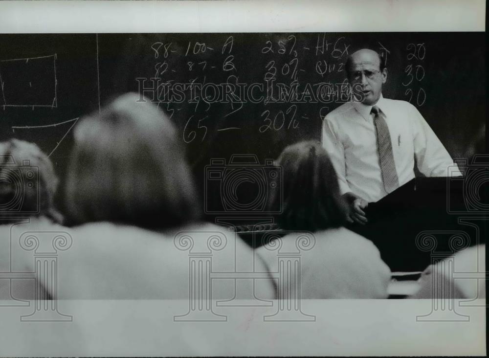 1984 Press Photo Richard Gibb, President of University of Idaho - spa08374 - Historic Images