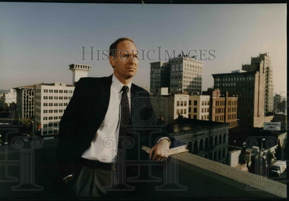 1993 Press Photo Mayoral candidate Joel Crosby wants change in city government - Historic Images