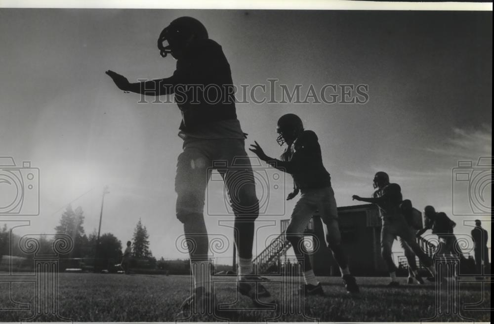 1990 Press Photo The Freeman Scotties high school football team in action - Historic Images