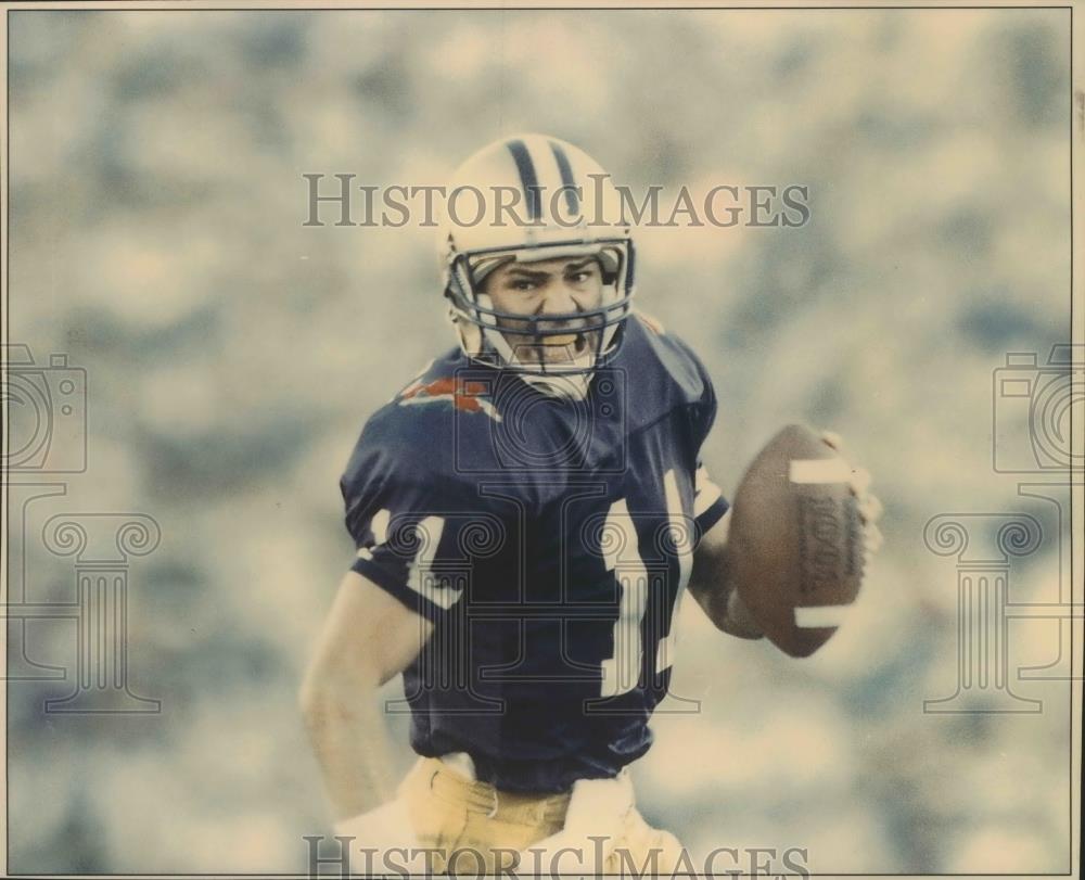 1992 Press Photo Football player Mark Brunell running with the ball - sps03338 - Historic Images