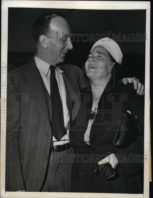 1942 Press Photo New York Osmund Westgate & wife escaped lifer released NYC - Historic Images