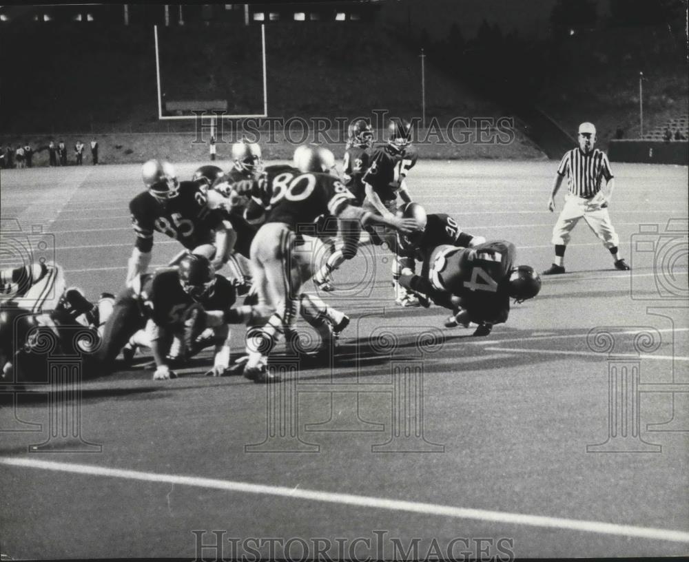 1971 Press Photo NC &amp; Rogers high school in football action - sps03122 - Historic Images