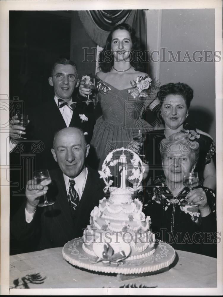 1945 Press Photo New York Cluck&#39;s &amp; Taback&#39;s Celebrate  Three Occasions NYC - Historic Images