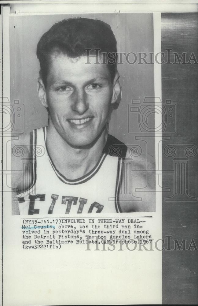 1967 Press Photo Basketball player Mel Counts involved in three-way trade. - Historic Images