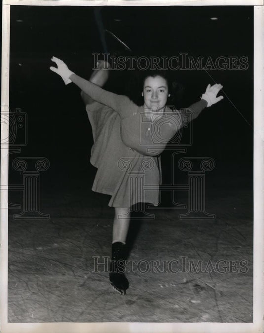 1938 Press Photo New York Mary Olive Winslow at opening of Skating Club NYC - Historic Images