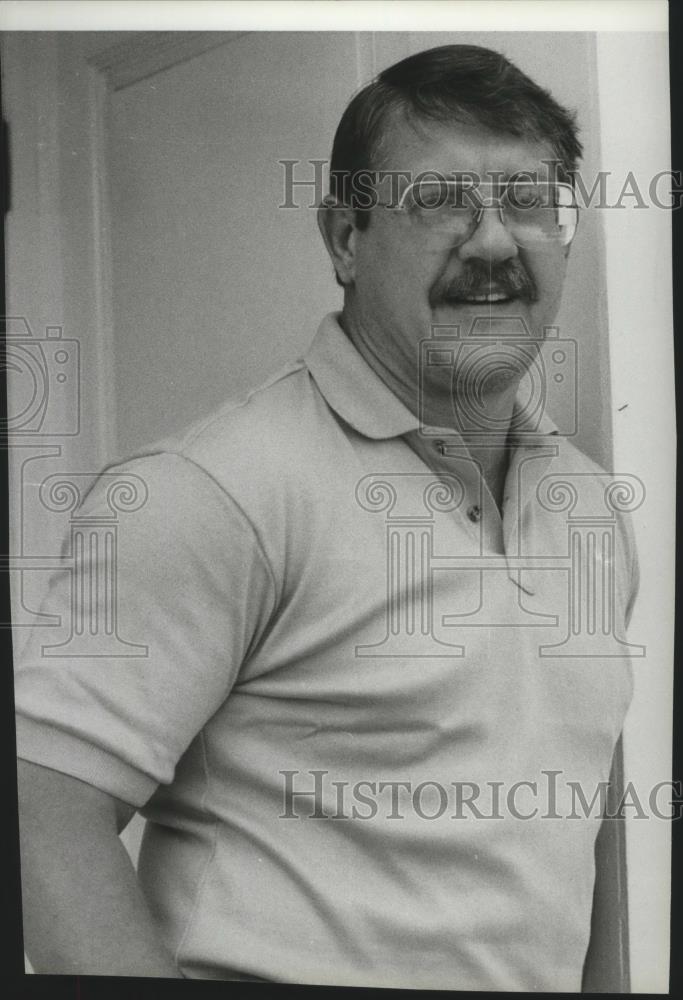 1983 Press Photo Football star turned actor, Alex Karras - sps03476 - Historic Images