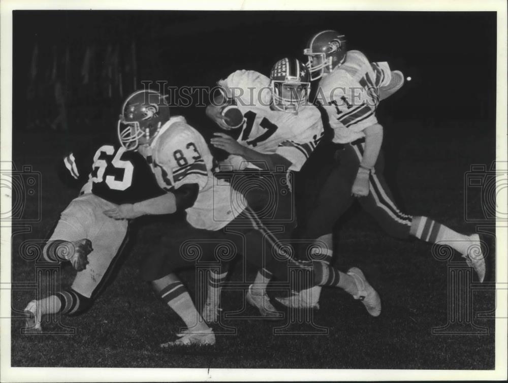 1981 Press Photo High school football players in action during a game - sps03139 - Historic Images